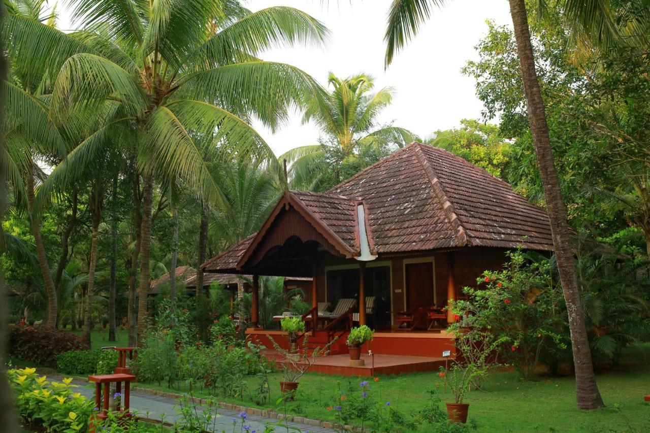 The Nattika Beach Resort Thrissur Esterno foto